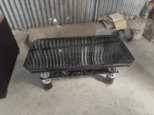 চায়না বেন্ট গ্লাস টি টেবিল