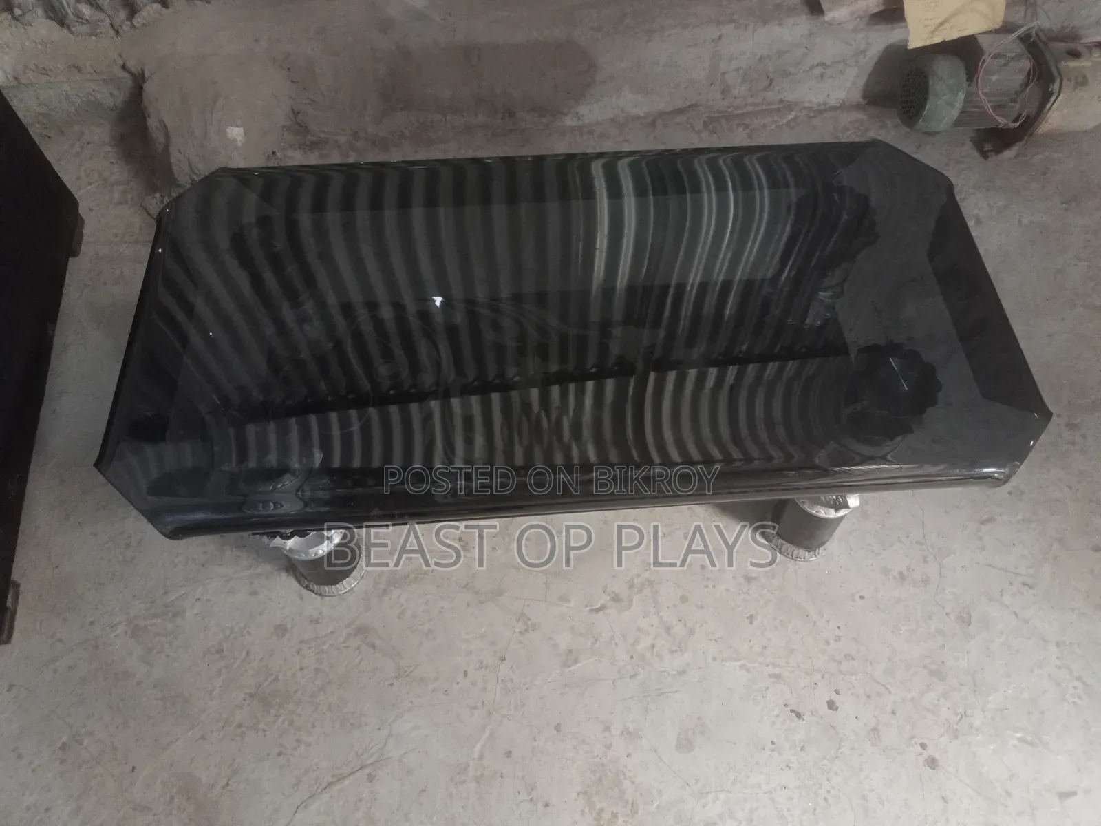 চায়না বেন্ট গ্লাস টি টেবিল