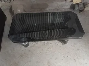 চায়না বেন্ট গ্লাস টি টেবিল