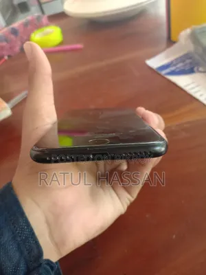 Apple iPhone SE (2020) 64 GB Black