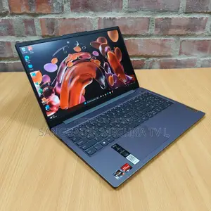 Laptop Lenovo 4GB Intel SSD 500GB