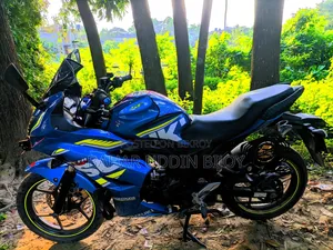 Blue Suzuki Gixxer SF 2017