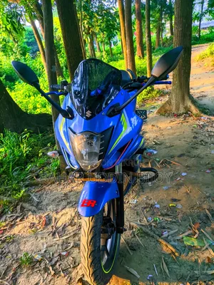 Blue Suzuki Gixxer SF 2017