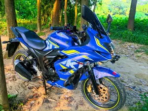Blue Suzuki Gixxer SF 2017