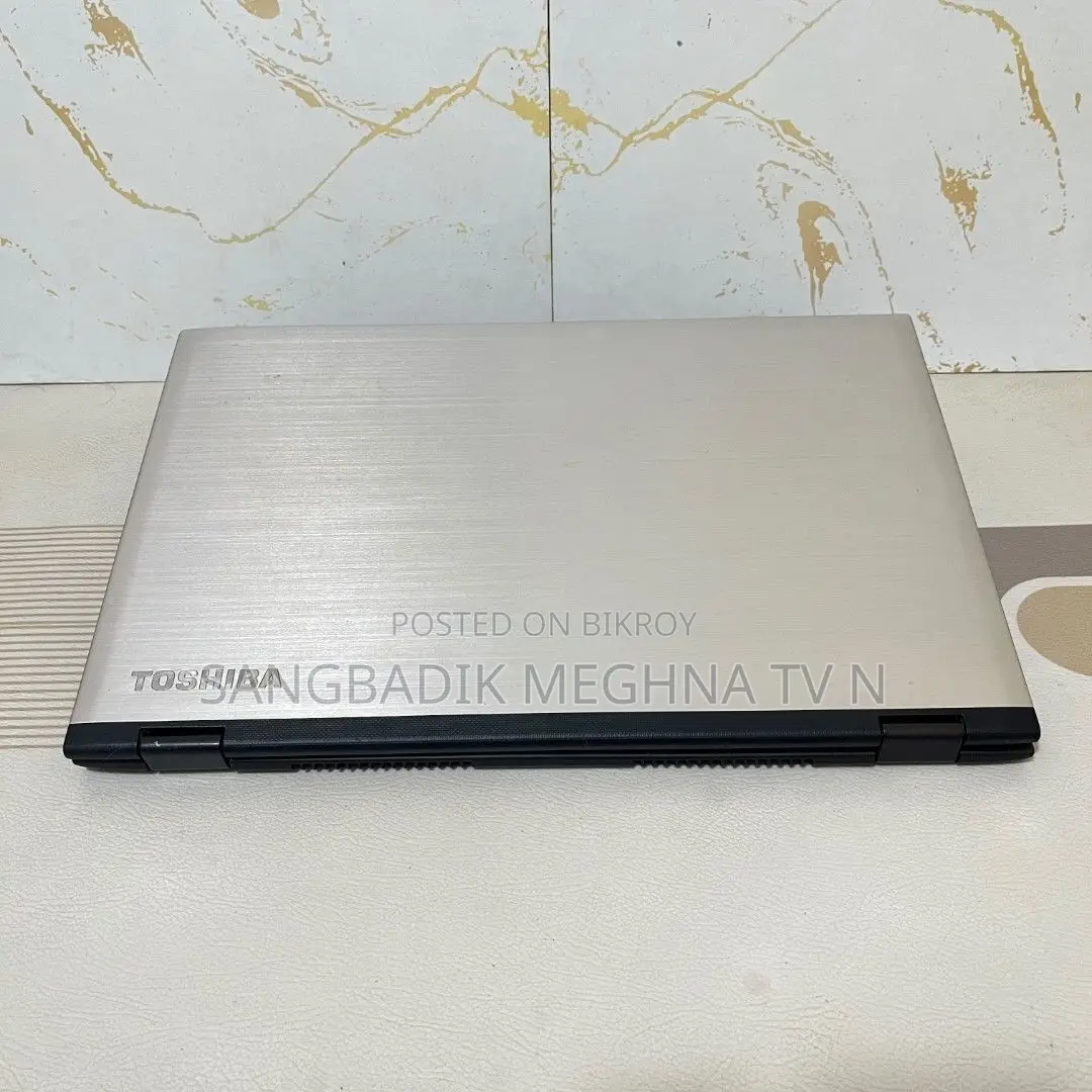 Toshiba Laptop 4GB Intel SSD 500GB