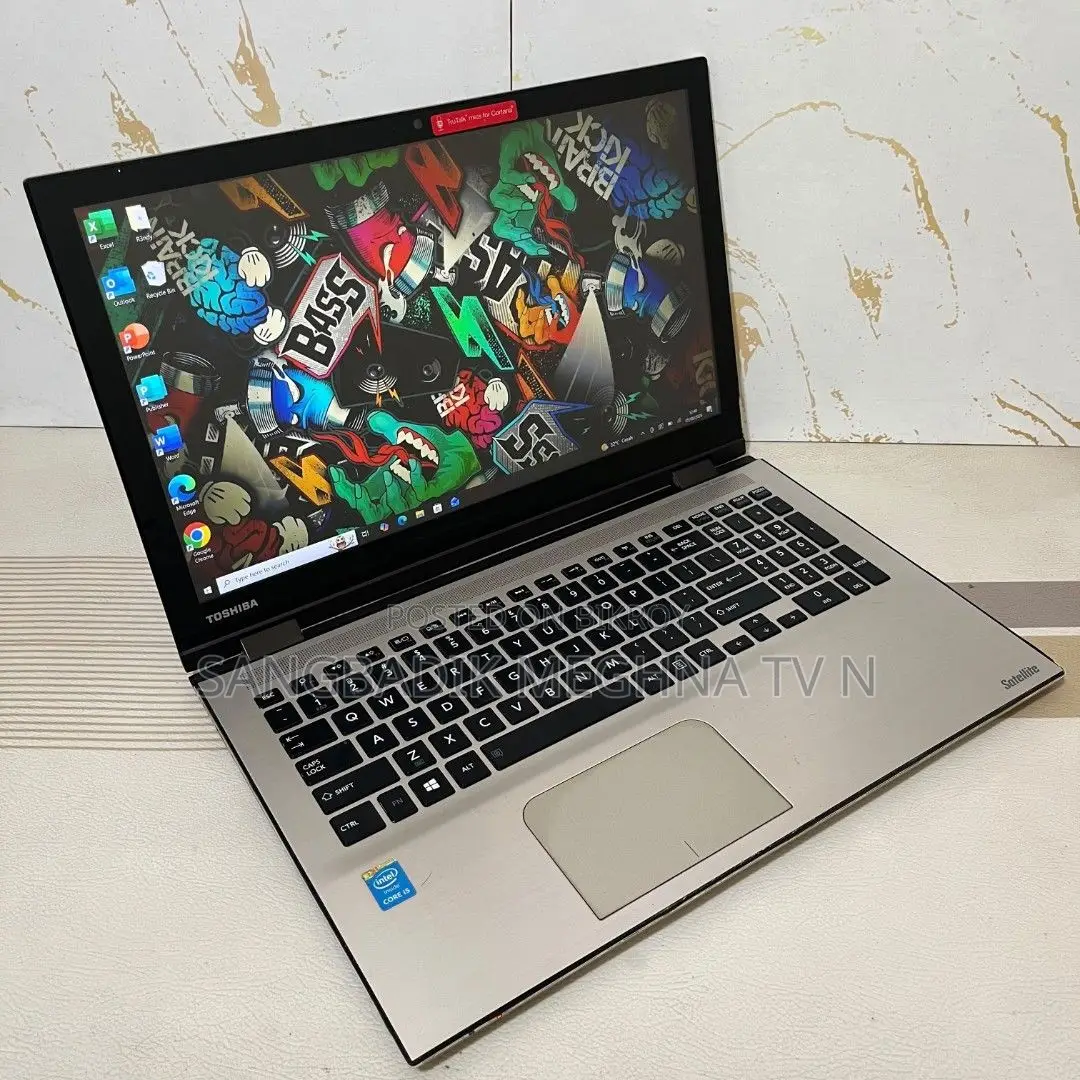 Toshiba Laptop 4GB Intel SSD 500GB