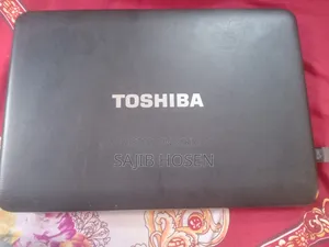 Laptop Toshiba Satellite C840 4GB Intel Core i3 HDD 500GB