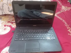 Laptop Toshiba Satellite C840 4GB Intel Core i3 HDD 500GB