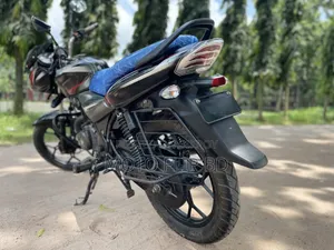 বাজাজ ডিসকভার ১২৫ ২০১৮ ব্ল্যাক