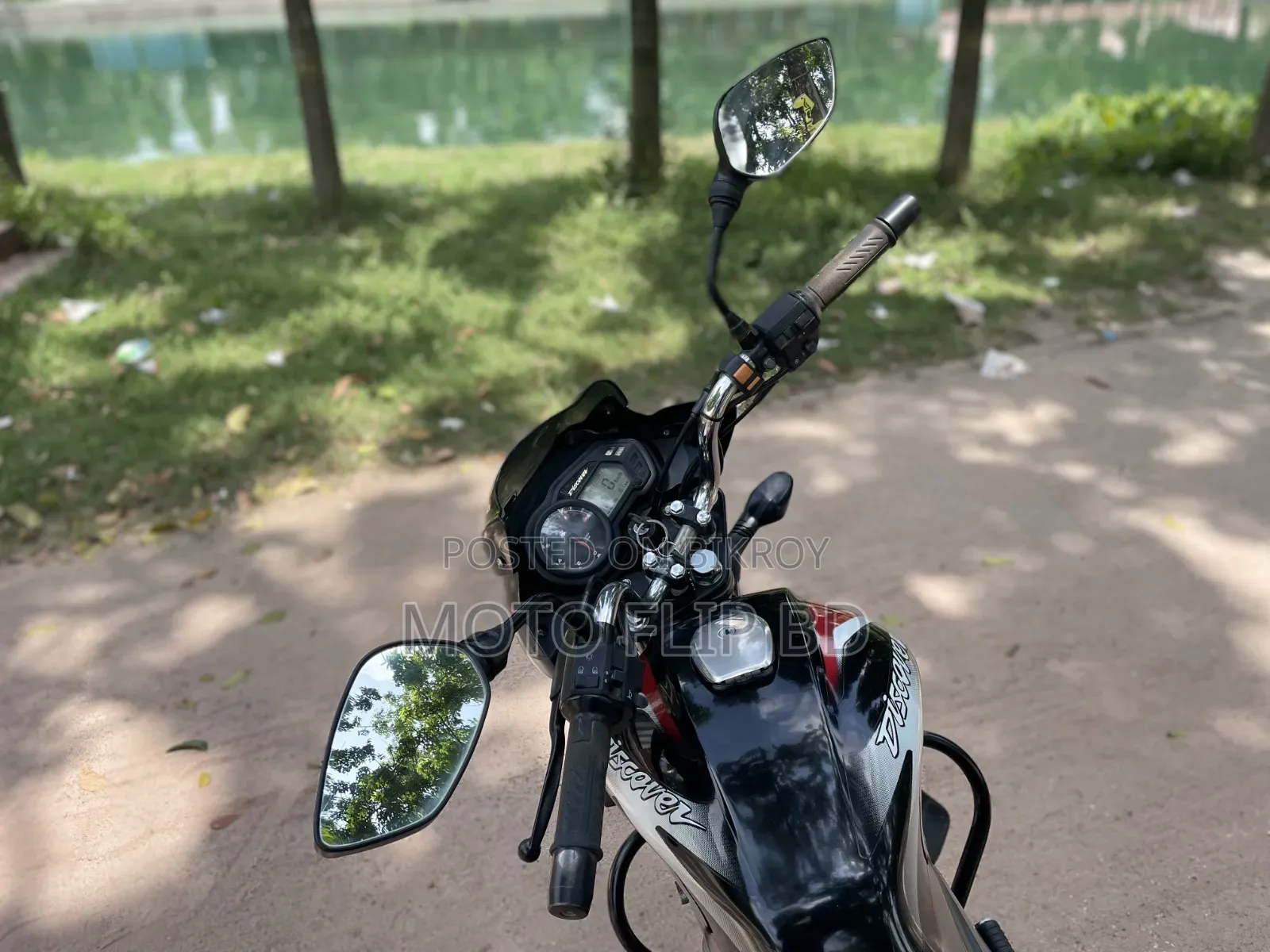 বাজাজ ডিসকভার ১২৫ ২০১৮ ব্ল্যাক