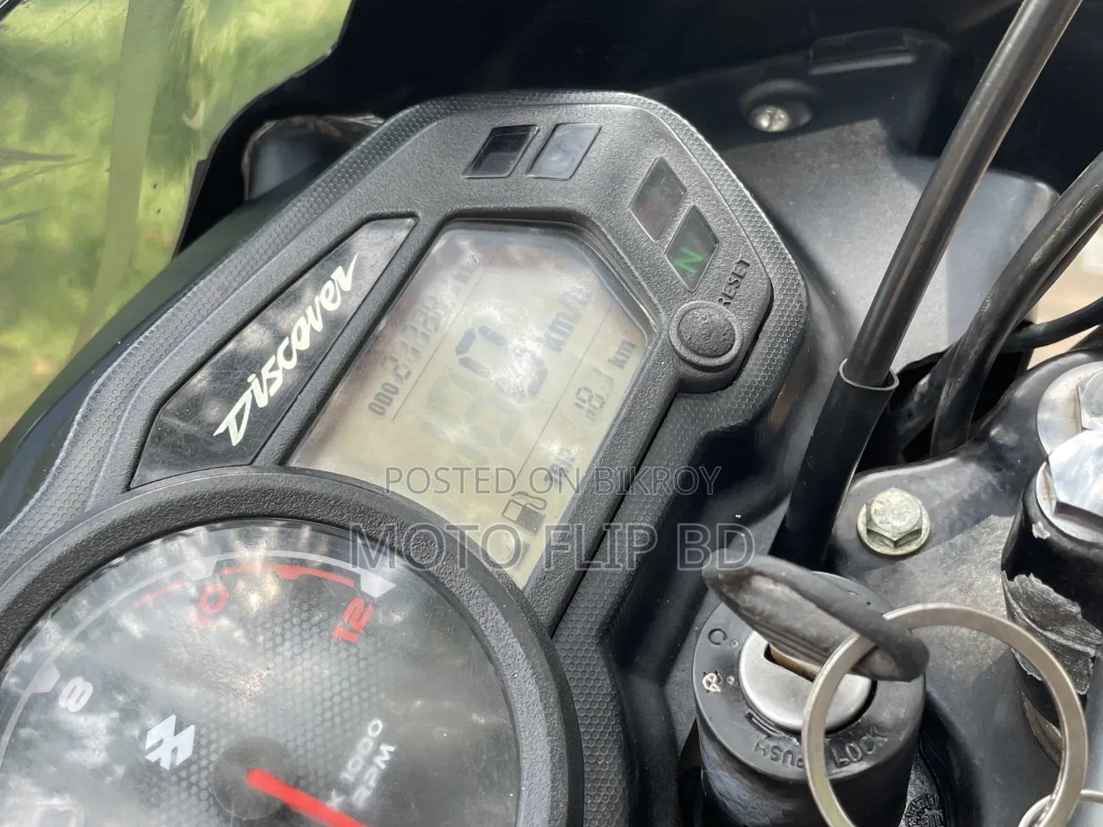 বাজাজ ডিসকভার ১২৫ ২০১৮ ব্ল্যাক