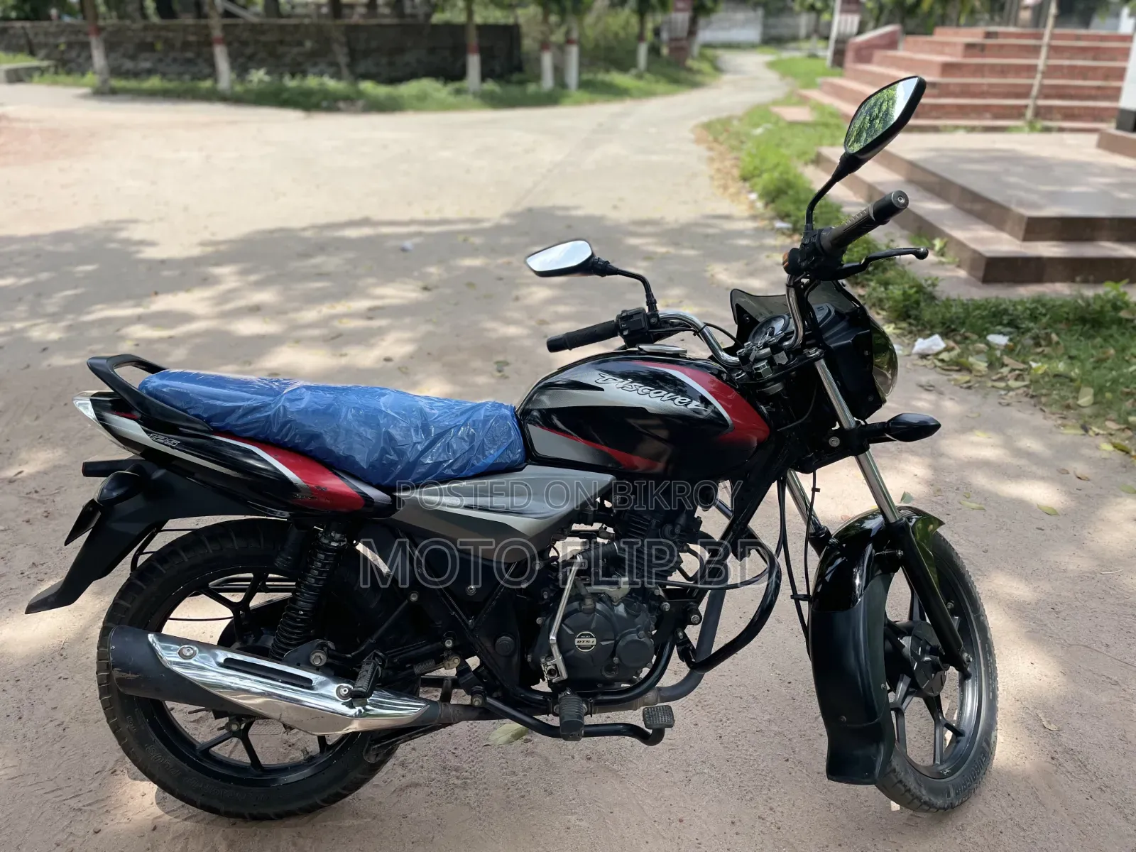 বাজাজ ডিসকভার ১২৫ ২০১৮ ব্ল্যাক