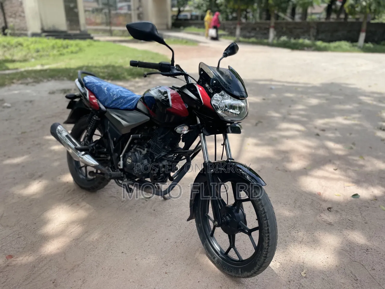 বাজাজ ডিসকভার ১২৫ ২০১৮ ব্ল্যাক