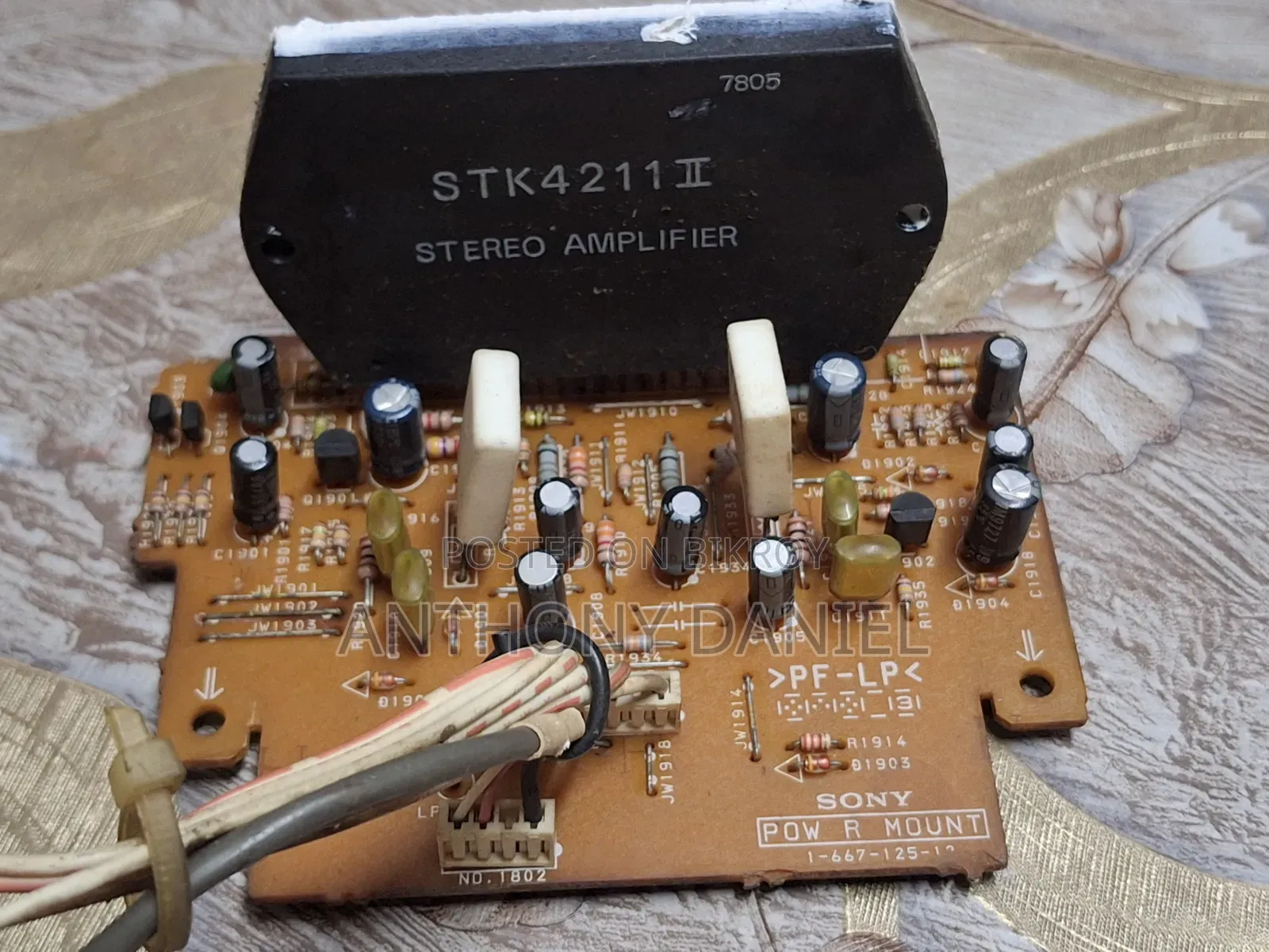 Stereo Amplifier IC Circuit