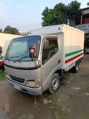 টয়োটা ডাইনা