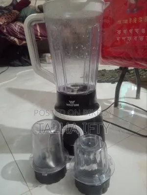 একটি Walton Blender / Blender Machine (মিক্সার-গ্রাইন্ডার)।