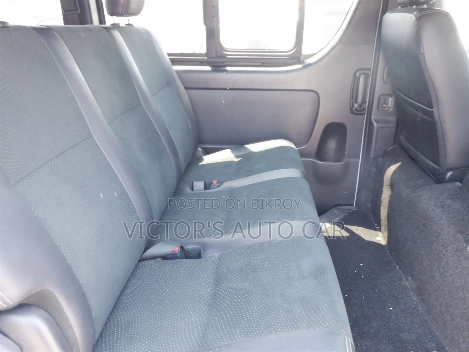 Toyota Grand HiAce 2000 Pearl