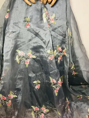 পার্টি গাউন বিক্রির জন্য