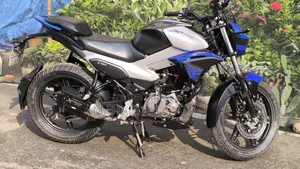 হিরো এক্সট্রিম ১২৫আর ২০২৪ ব্লু