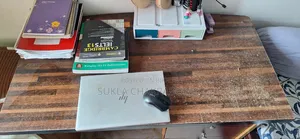 স্টাডি টেবিল