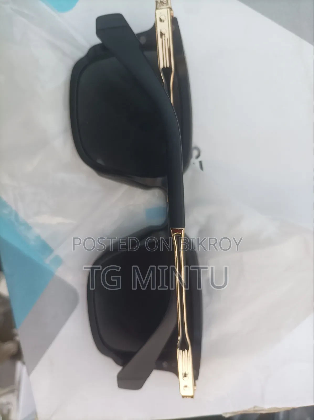 Sunglass Moscot (Premium)