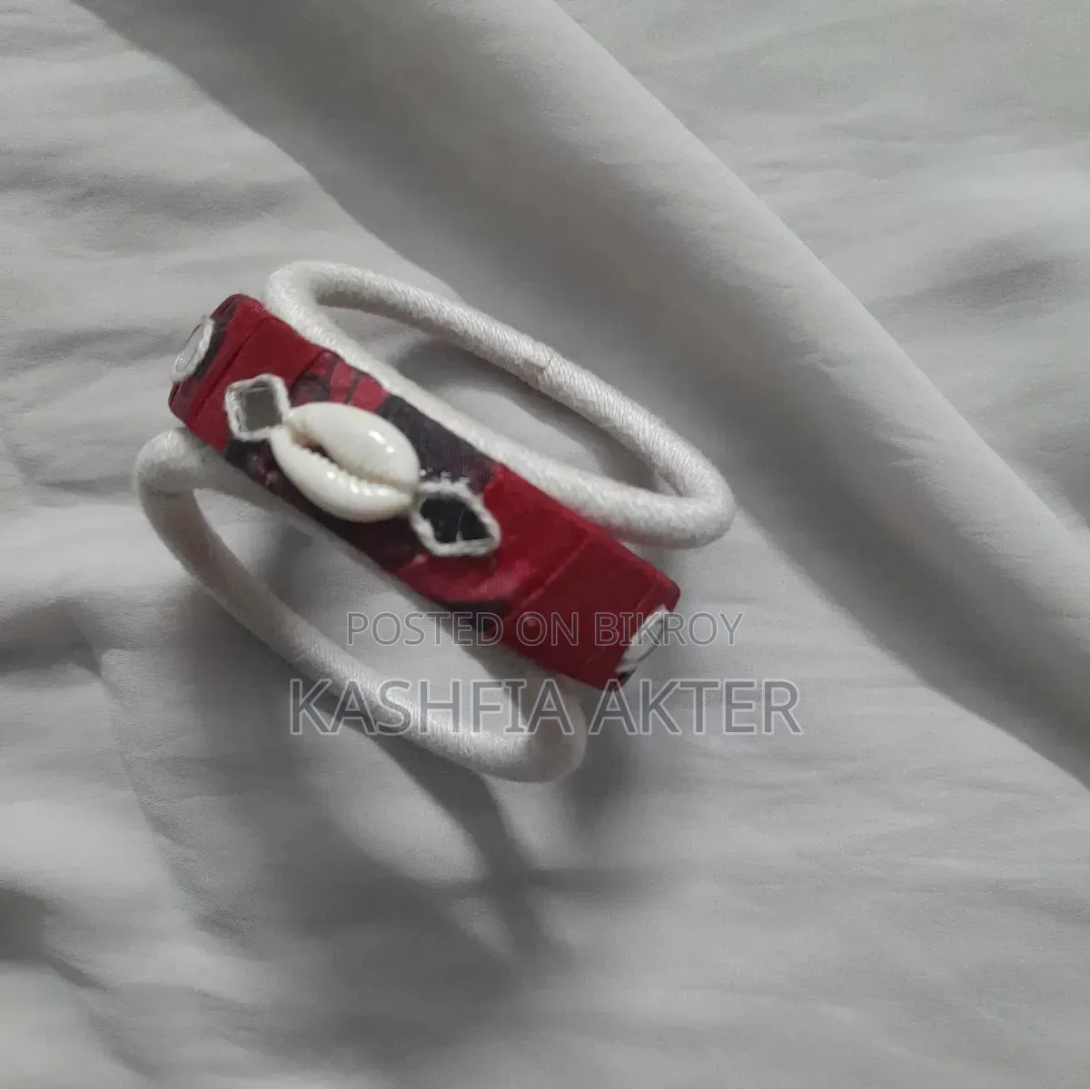 আপনার জন্য হাতের তৈরি চুড়ি।