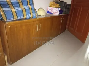 বাসার আসবাবপত্র