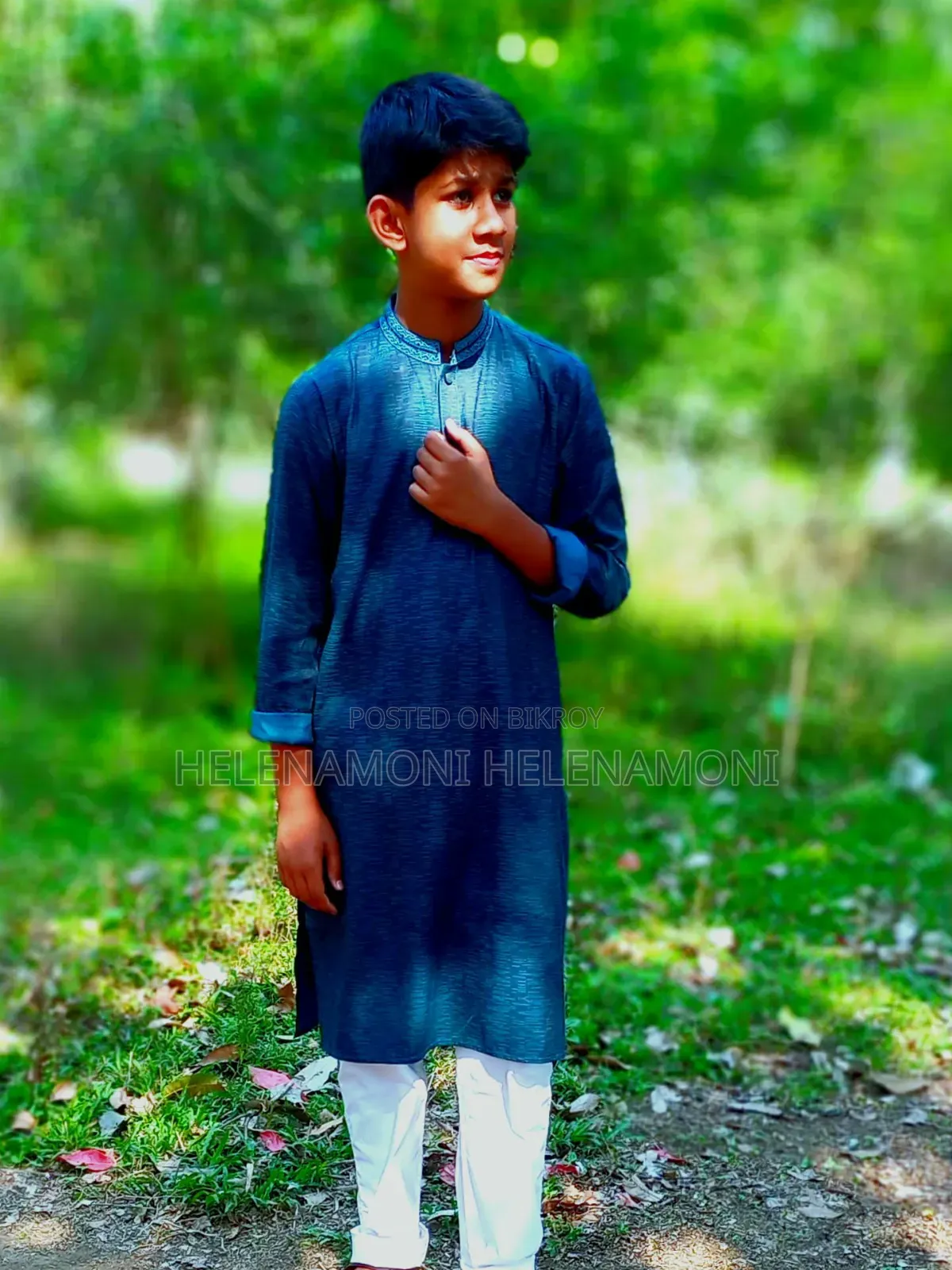 দুটি পাখি( Male Female) বিক্রি করা হবে ডিম পাড়বে শিঘ্রই
