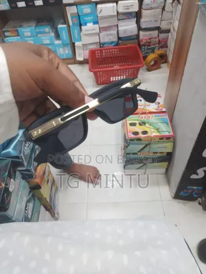 Sunglass Moscot (Premium)