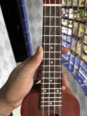 Ukulele (K21)