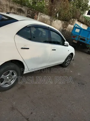 টয়োটা অ্যালিওন ২০০২ সাদা
