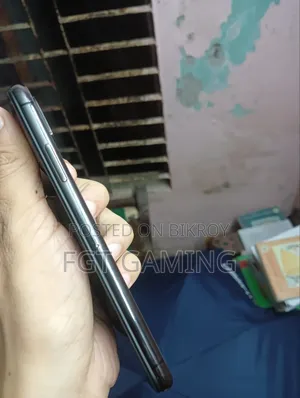 অ্যাপল আইফোন এক্সএস ৬৪ জিবি ব্ল্যাক
