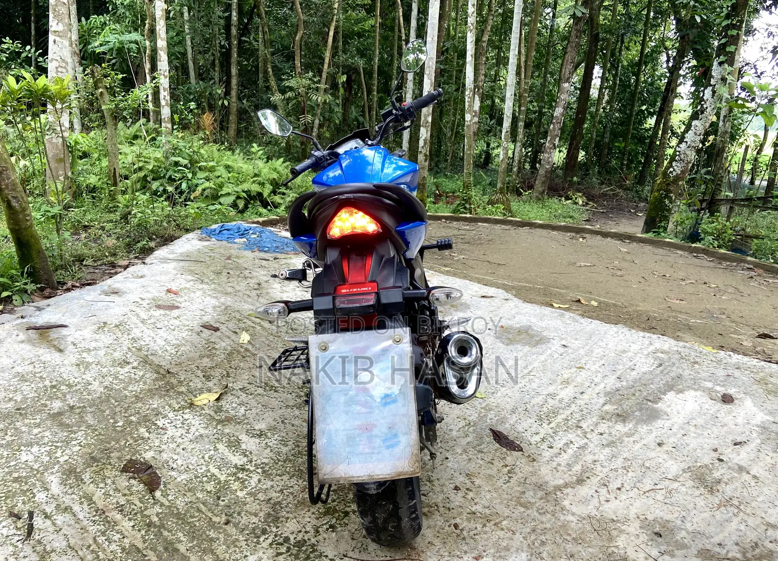 সুজুকি জিক্সার ২০২৪ নীল