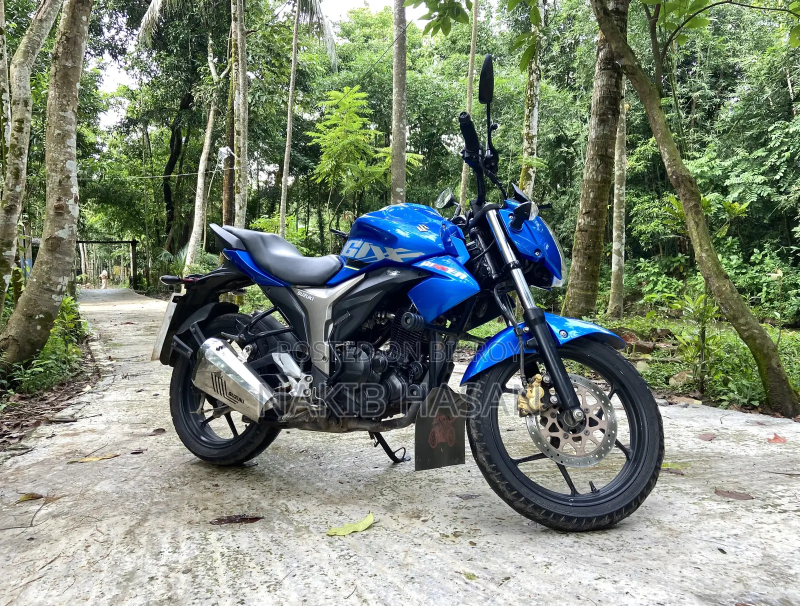 সুজুকি জিক্সার ২০২৪ নীল