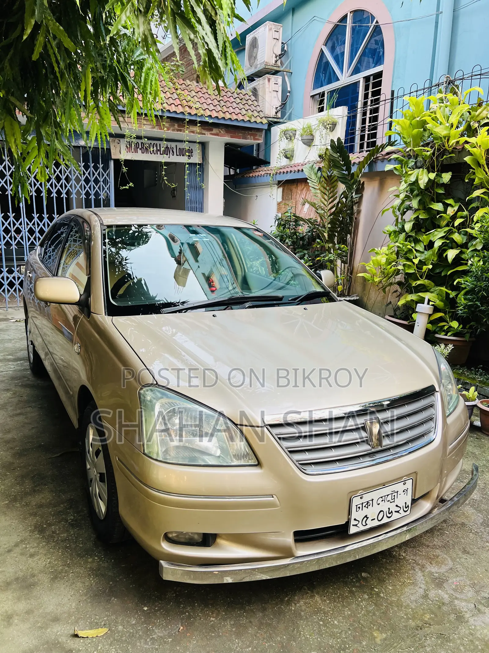টয়োটা প্রমিও ২০০৫ গোল্ড