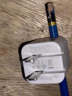 iPhone 12 Adapter