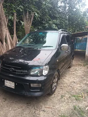 Toyota Noah 2.0 AWD (8 Seater) 2001 Black