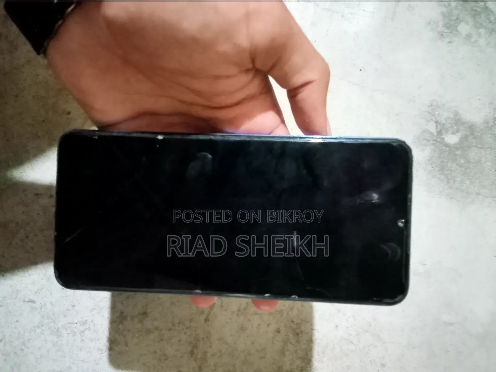 ট্রেডমার্ক স্পার্ক ১০সি ৬৪ জিবি নীল