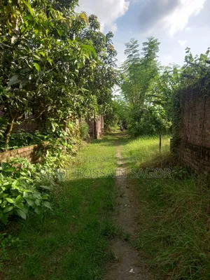 ২.৫ কাটা প্লট বিক্রয় হইবে।