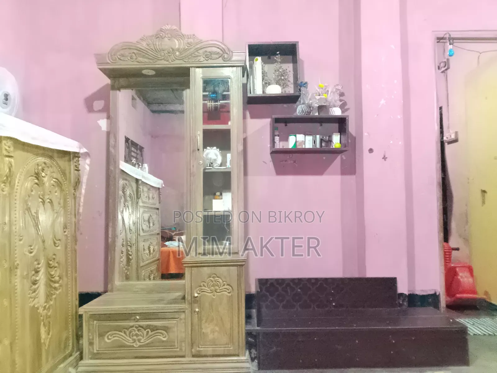 বাসার যাবতীয় ফার্নিচার বিক্রি করবো।