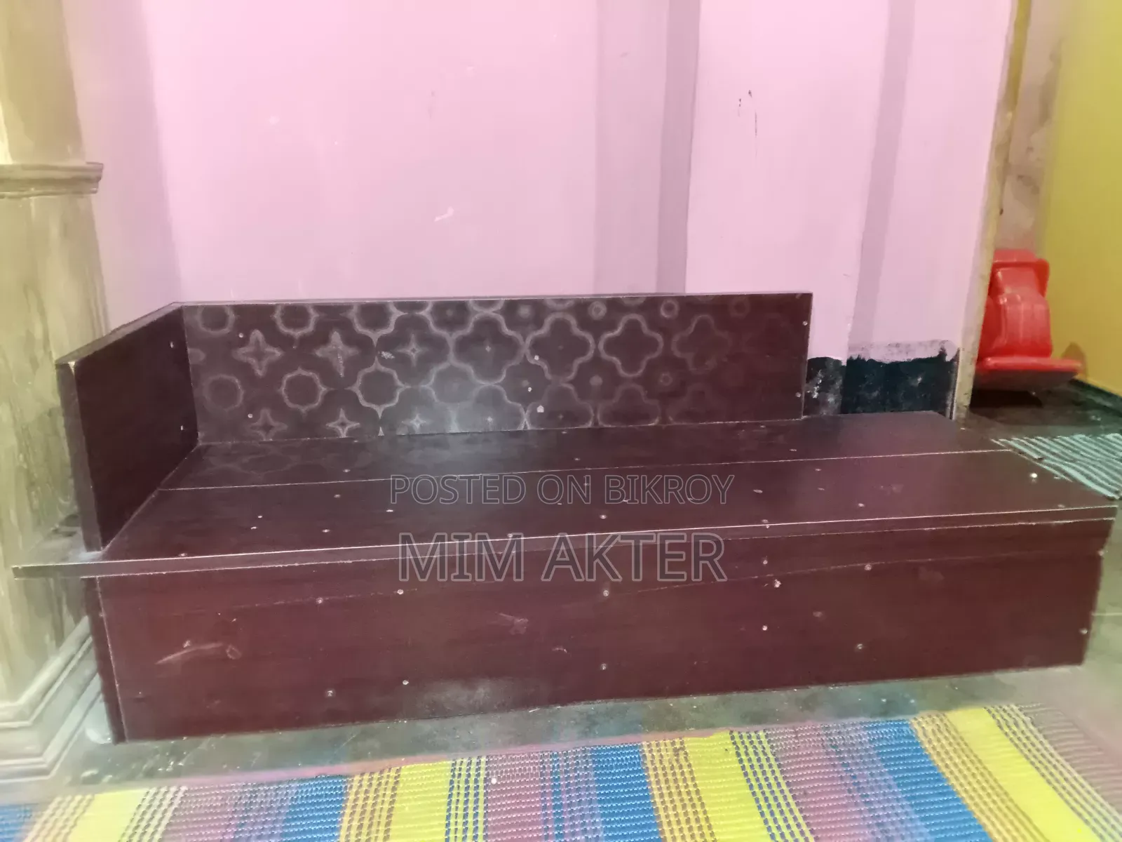 বাসার যাবতীয় ফার্নিচার বিক্রি করবো।