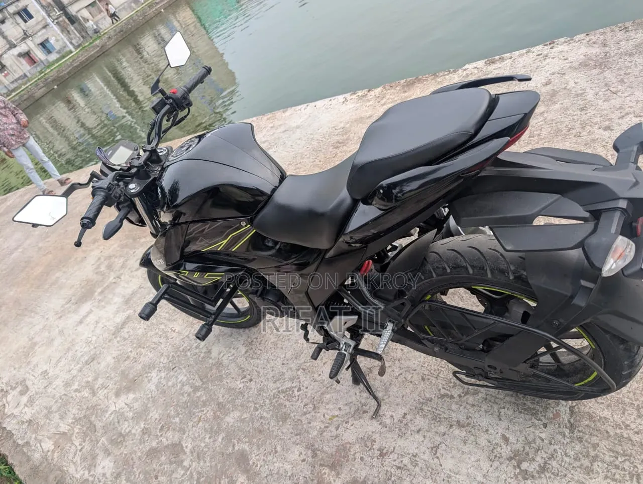 সুজুকি জিক্সার ২০২২ ব্ল্যাক