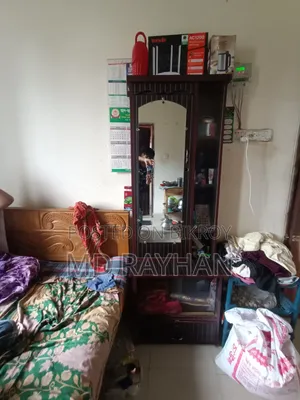 ড্রিসিং টেবিল