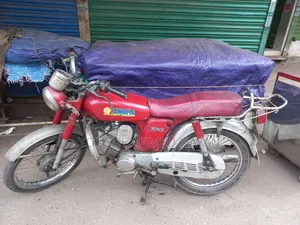 ইয়ামাহা ১৯৮৪ লাল