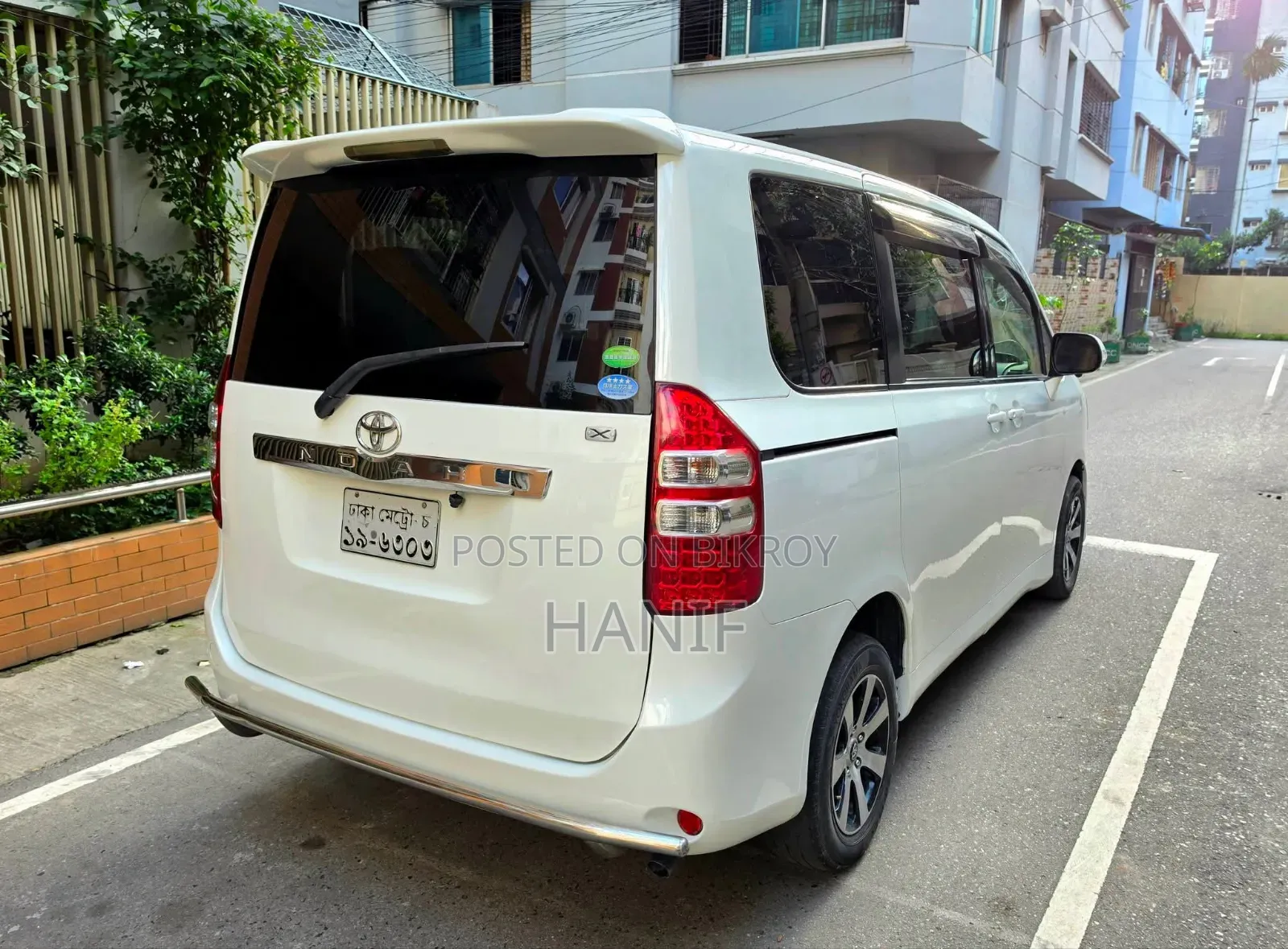 Toyota Noah 2013 Pearl