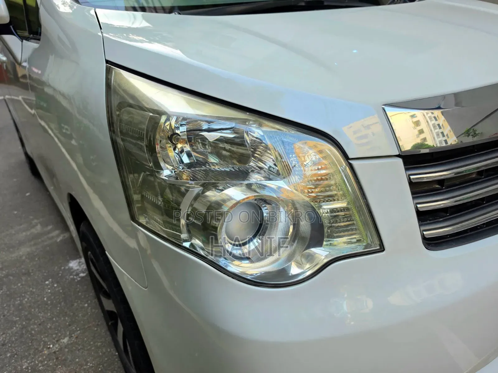 Toyota Noah 2013 Pearl