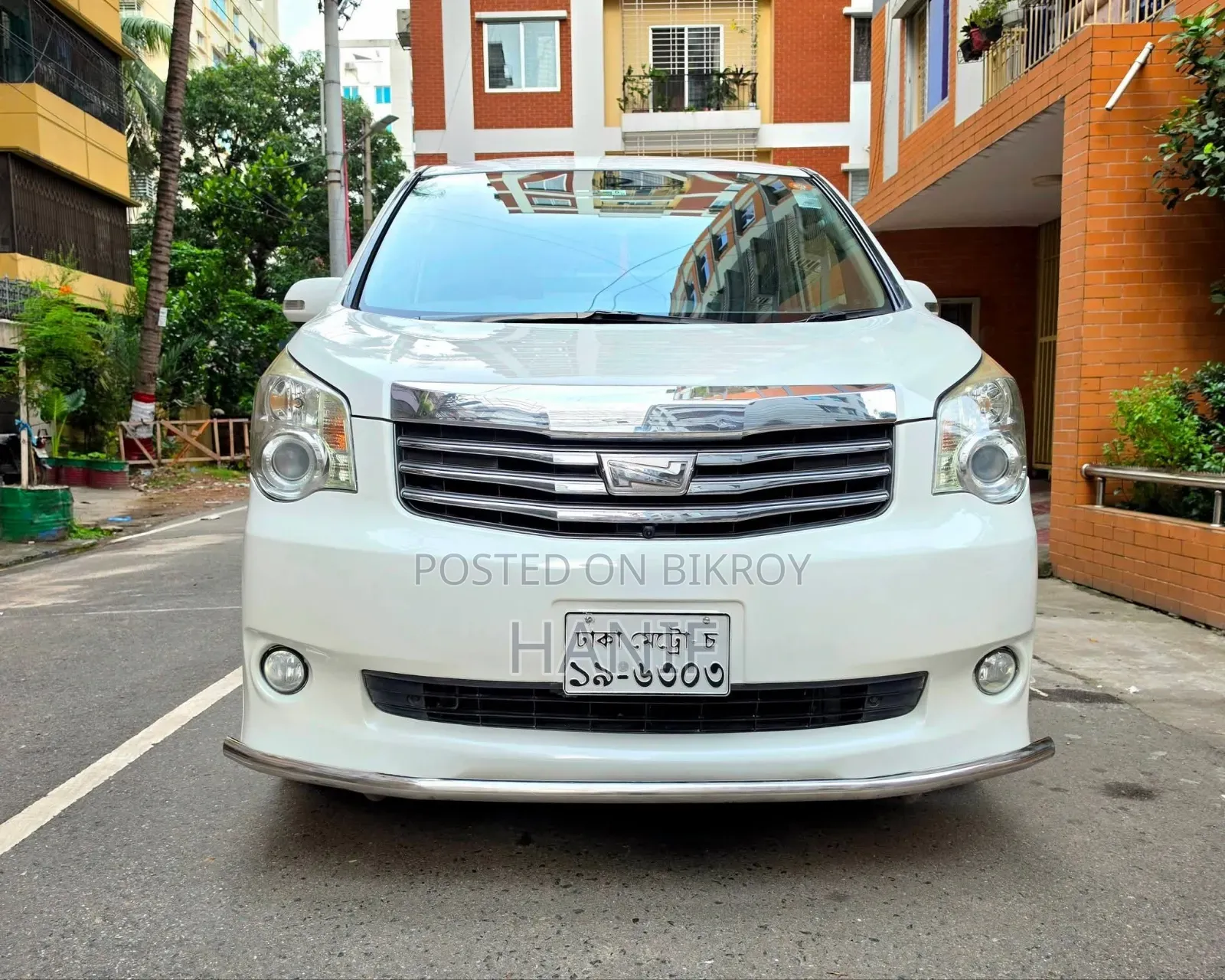 Toyota Noah 2013 Pearl