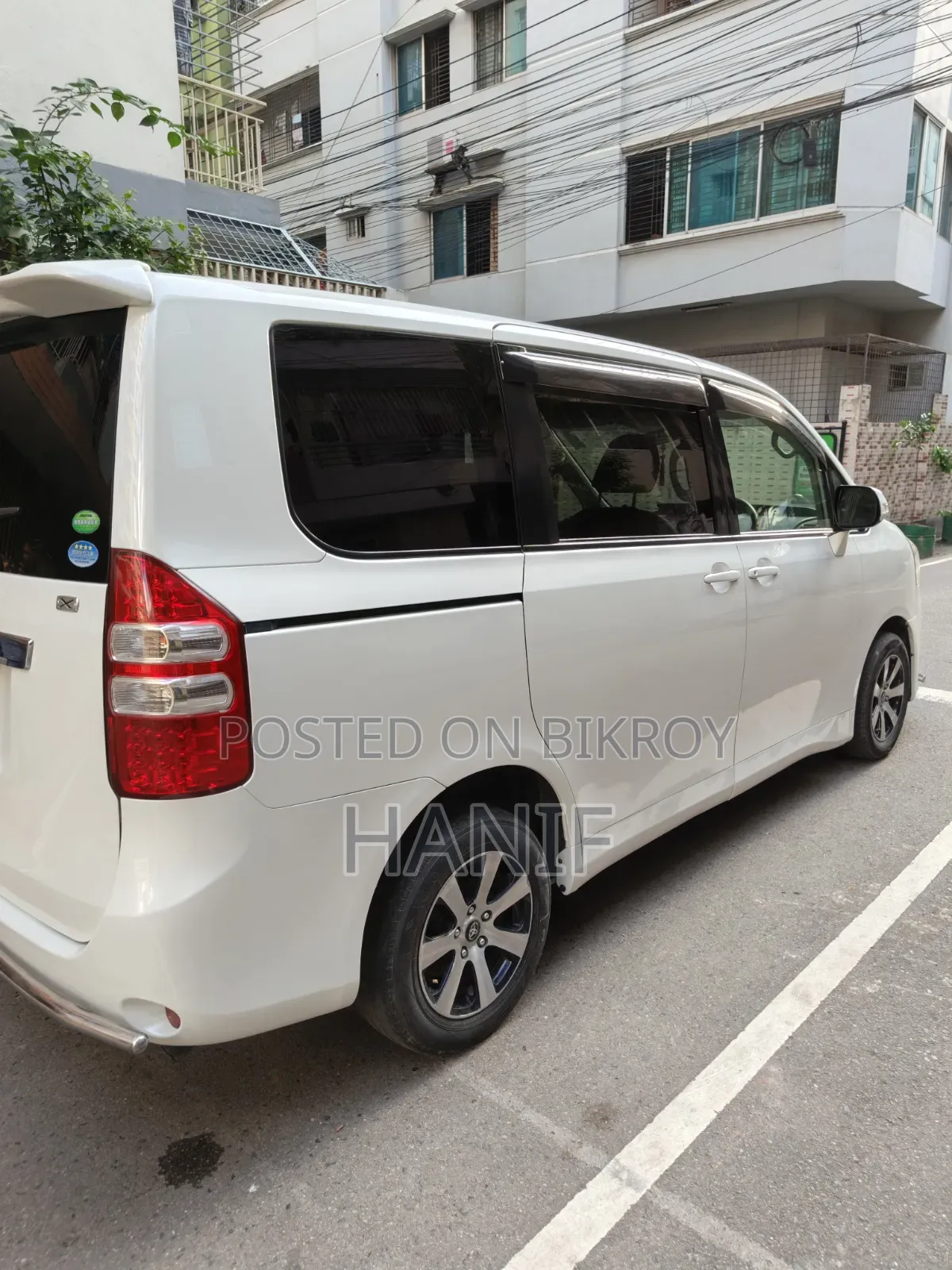Toyota Noah 2013 Pearl