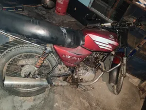 বাজাজ বক্সার ২০১৮ রেড