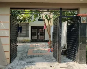 স্টিলের গেট